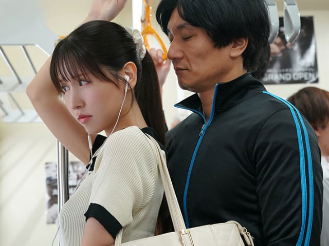 Bị thầy giáo cũ quấy rối tình dục trên tàu điện Momo Sakura